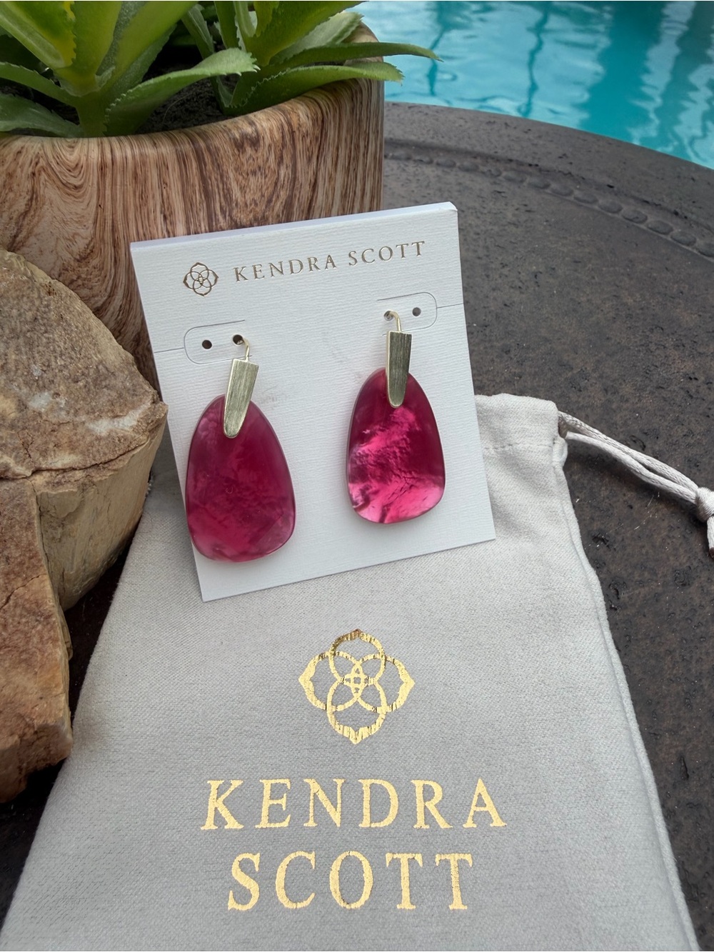 NWT KENDRA SCOTT Earrings - Beautiful Designer - Classic - Boho Earrings